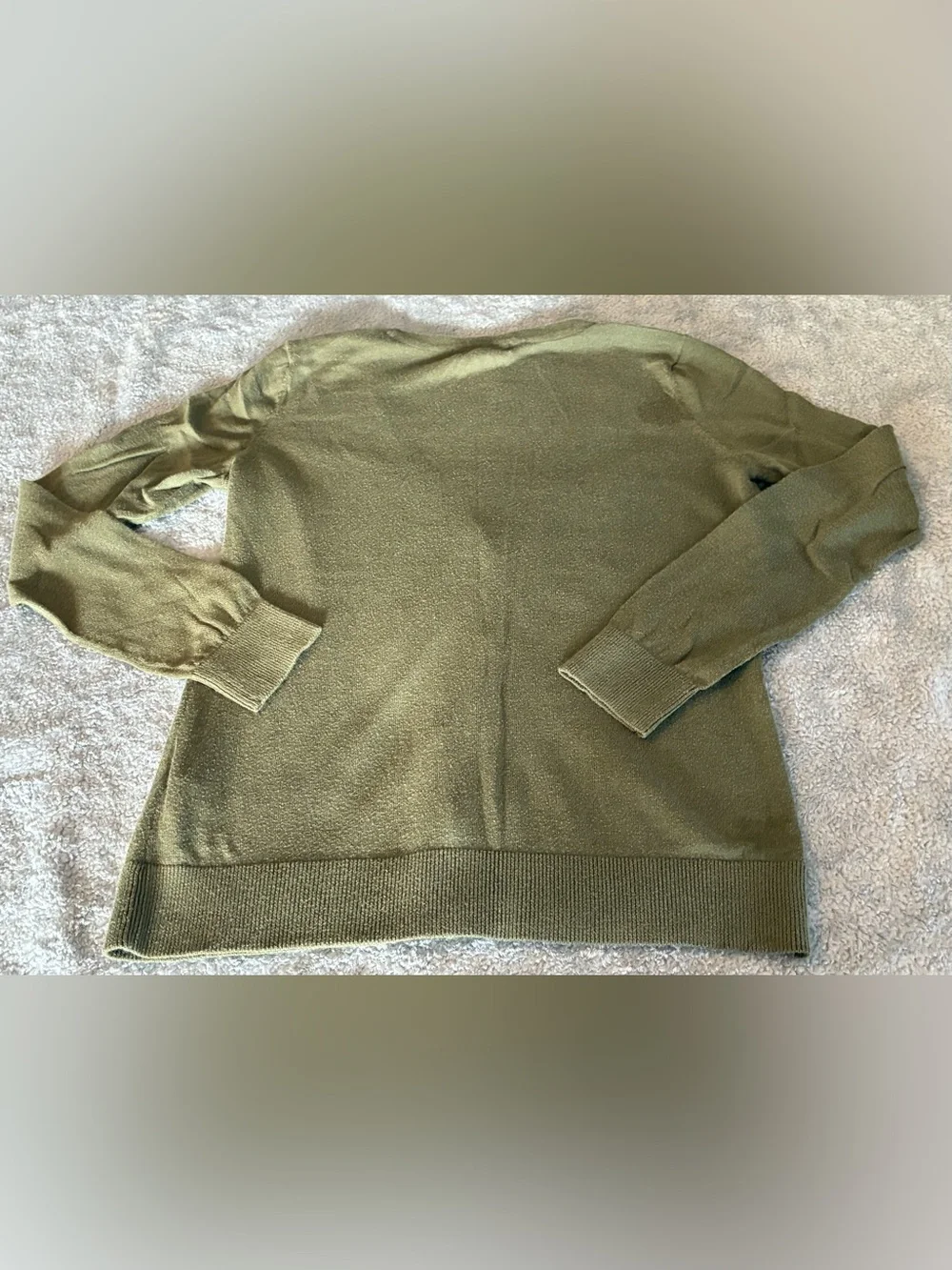 Women’s Forever 21 Olive Green V-Neck Button Cardigan Size Small